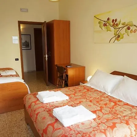 Piazza 300mila Oda ve Kahvaltı 5*