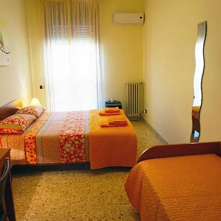 Piazza 300mila 5* Лечче