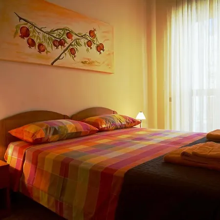Piazza 300mila Bed and Breakfast 5*