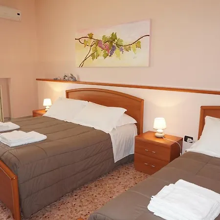 Piazza 300mila 5* Лечче