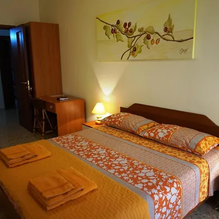 Piazza 300mila Bed and Breakfast 5*