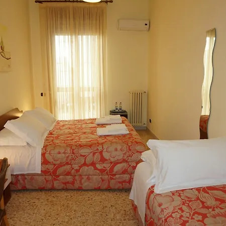 Piazza 300mila Bed and Breakfast 5*
